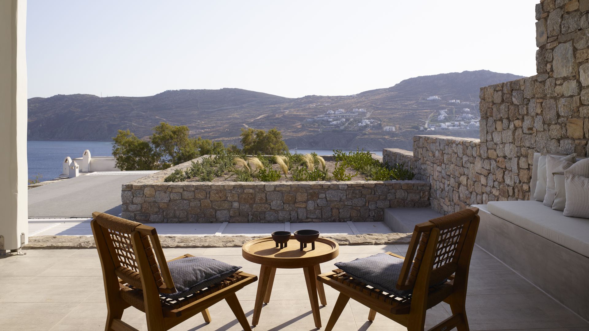 white villa in mykonos