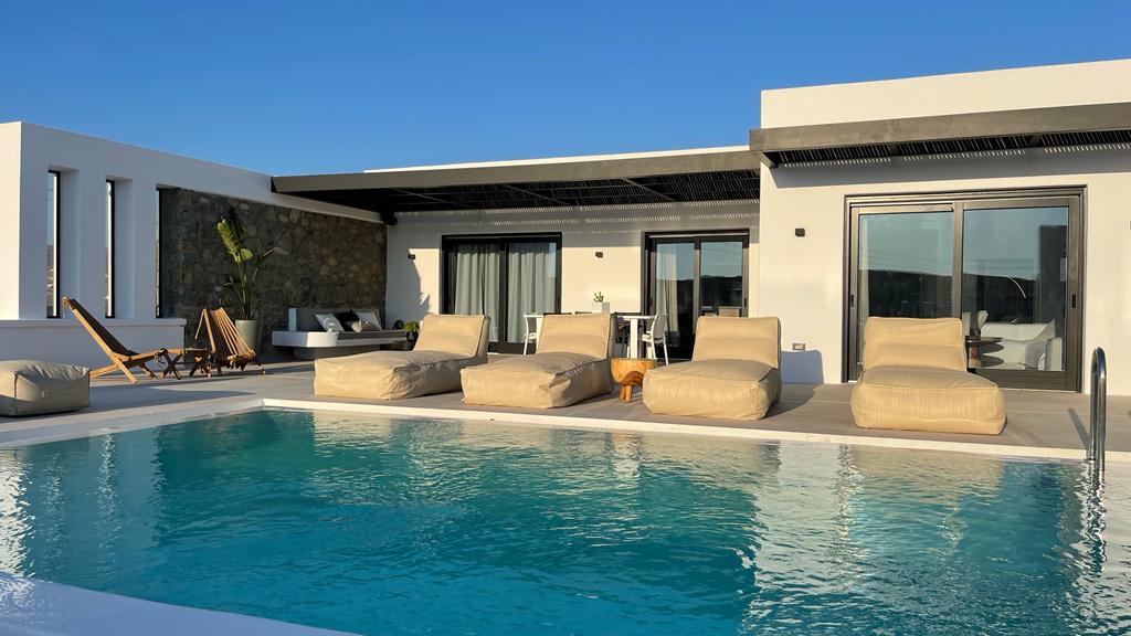 pool side in villa valentino