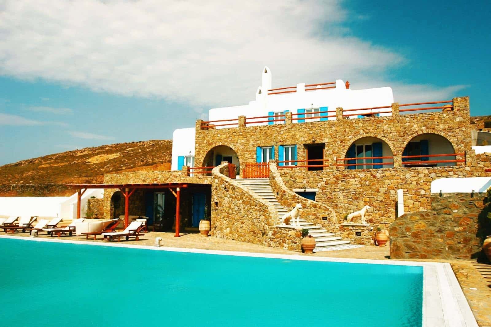 secret villas mykonos - amazing view of the pool